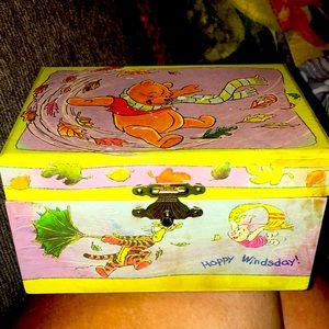 Vintage Winnie the Pooh jewelry box “Happy Windsday” plays music